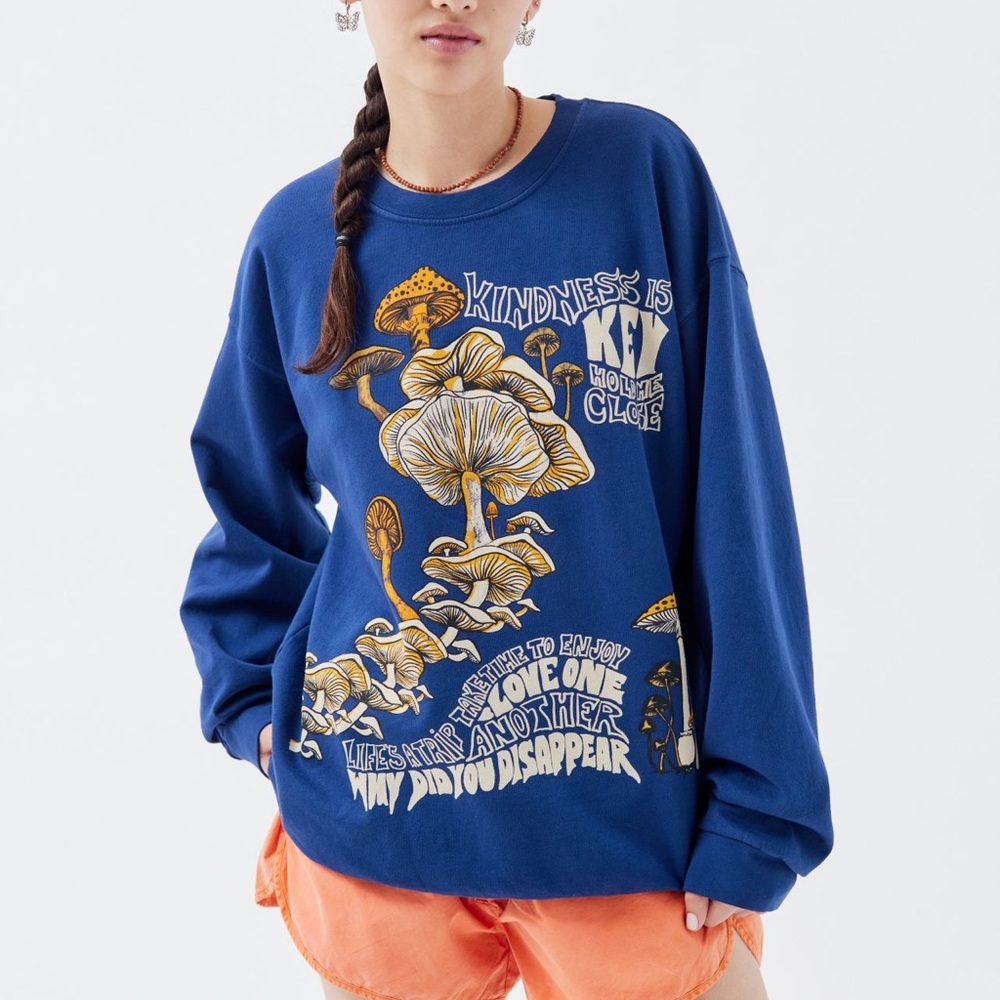 nwt urban outfitters Project Social T Mushroom Sweatshirt navy size small medium